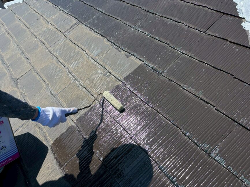 写真：下塗りの様子